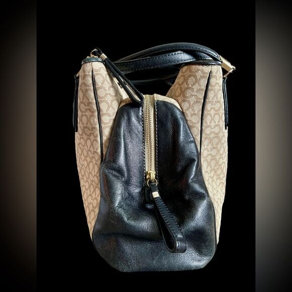 Coach Signature Madison Cafe Carryall - Picture 2 of 16